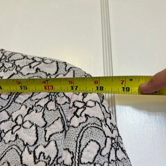 Black, grey, and white patterned blazer by philosophy, size medium - Picture 6 of 8